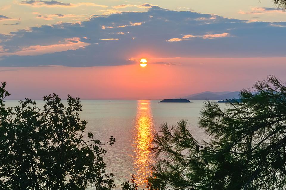 Halkidiki/Sithonia Swim, Sunset & Olive Tour