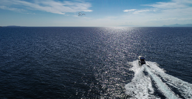 Speed Boat Tour with Lunch and Hotel Transfer