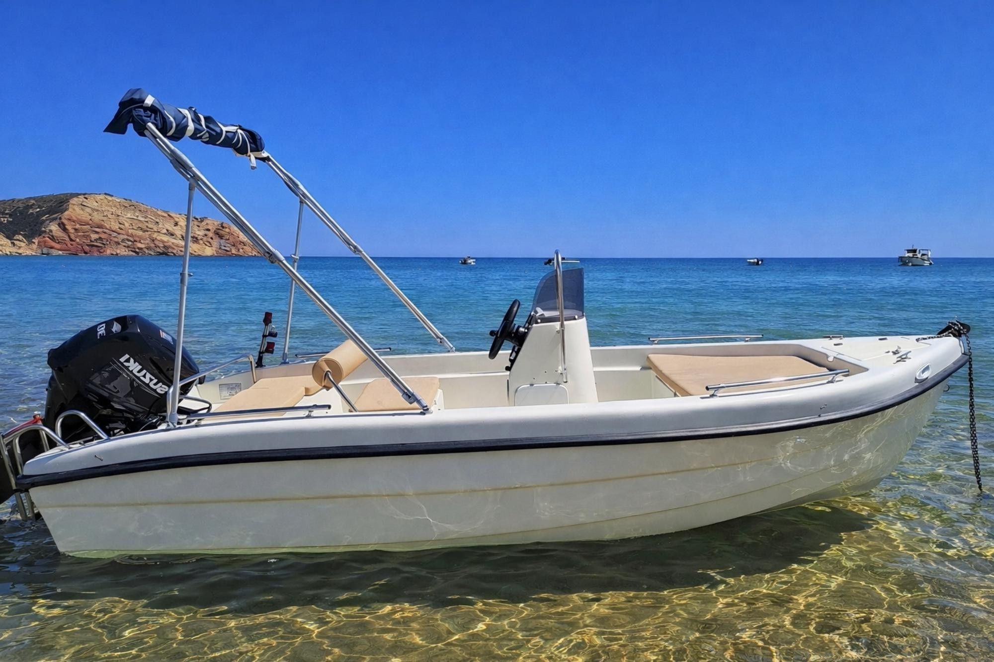 RENT A 4,5M POLYESTERIC BOAT WITHOUT LICENCE