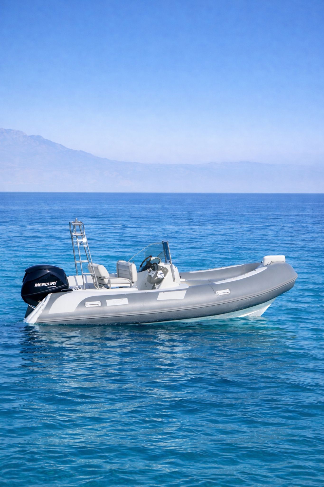 RENT A 4,5M RIB BOAT WITHOUT LICENCE