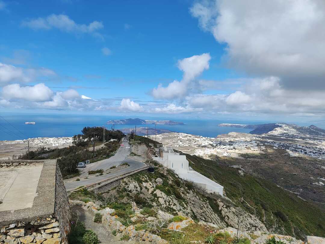 Santorini: Private Sightseeing Tour with Local Guide 3-7h