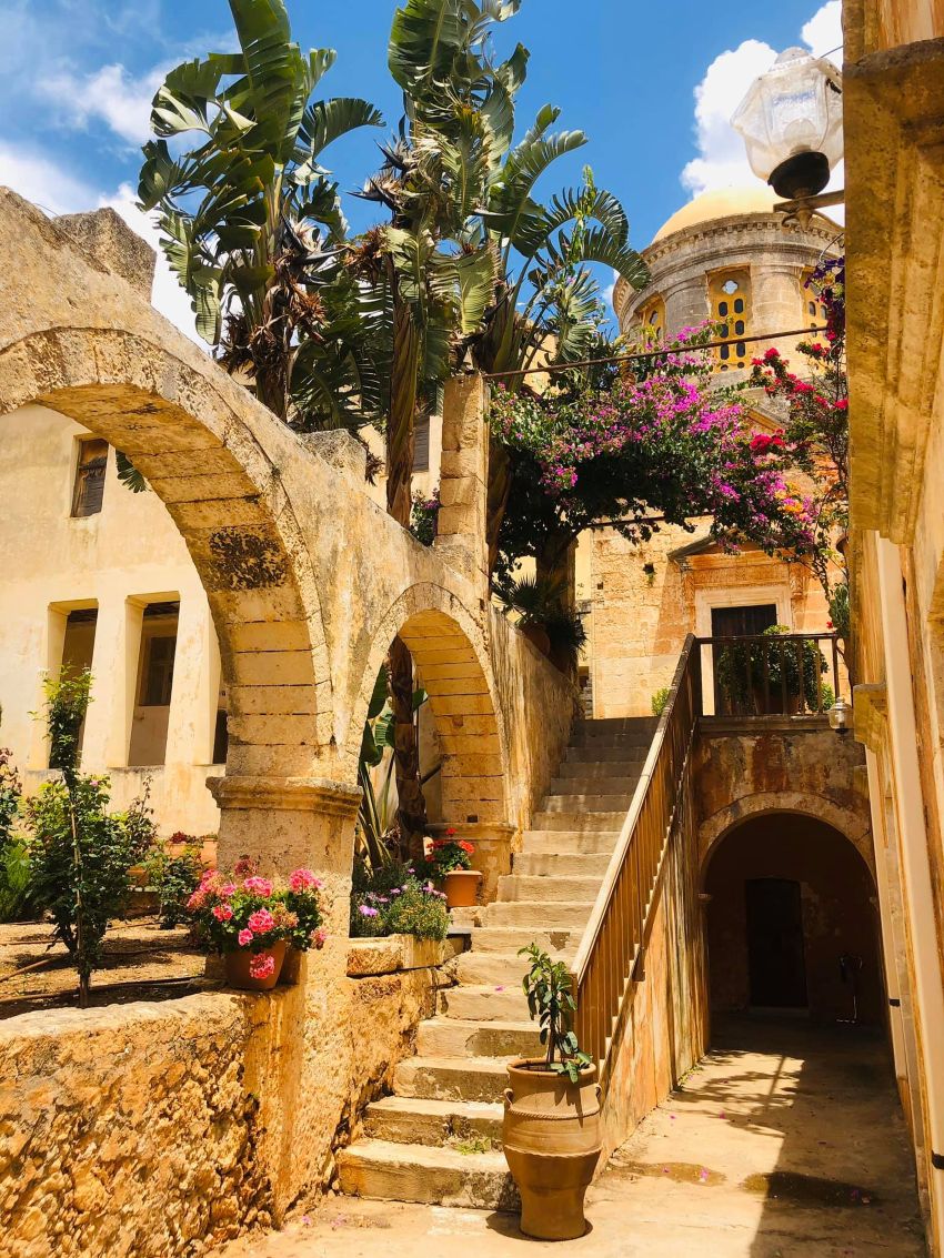Private Akrotiri Peninsula Half Day Tour | Monasteries, Seitan Limania View & Marathi Beach
