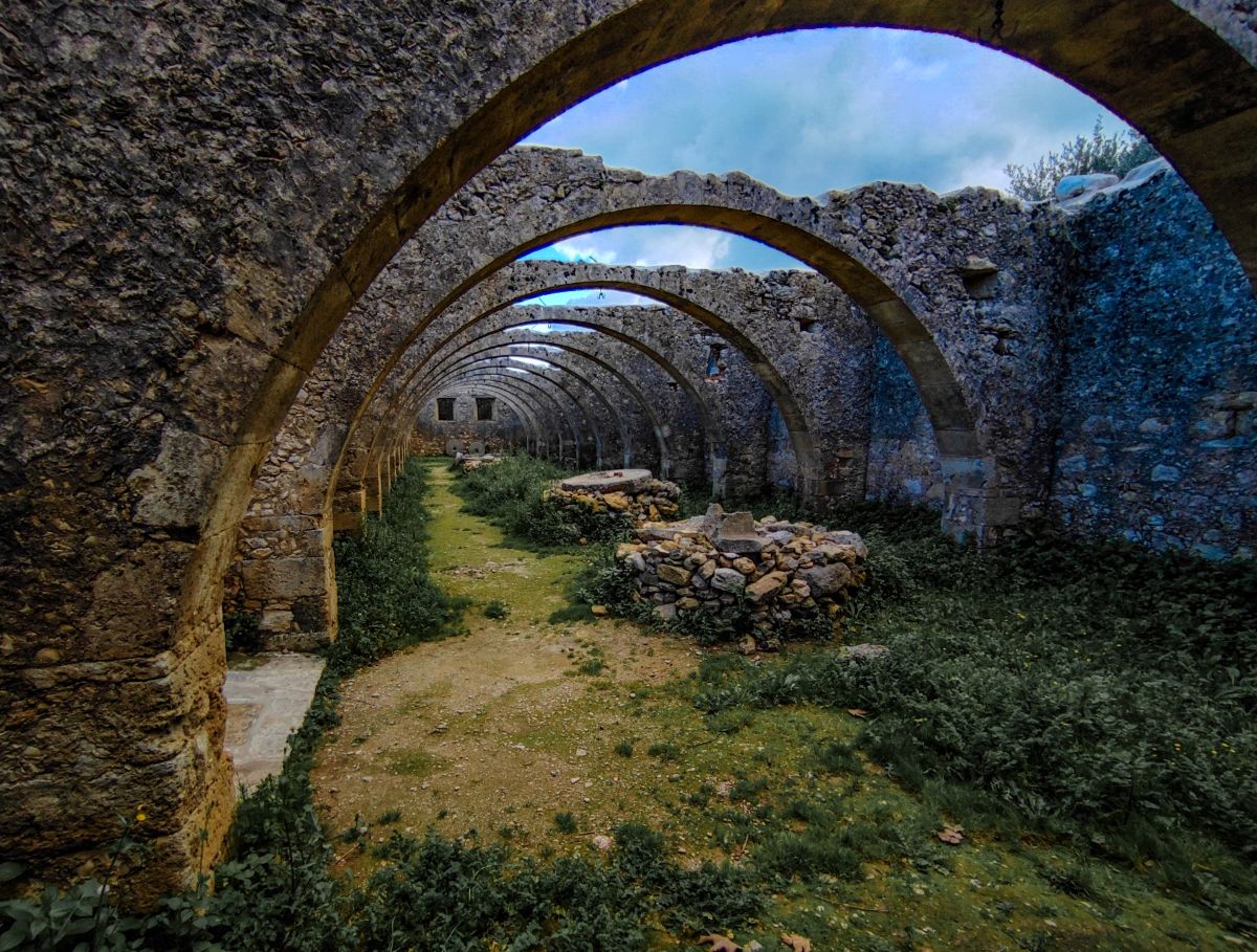 Half Day Private Tour with Wine Tasting in a Local Winery & Historic Monastery Visit