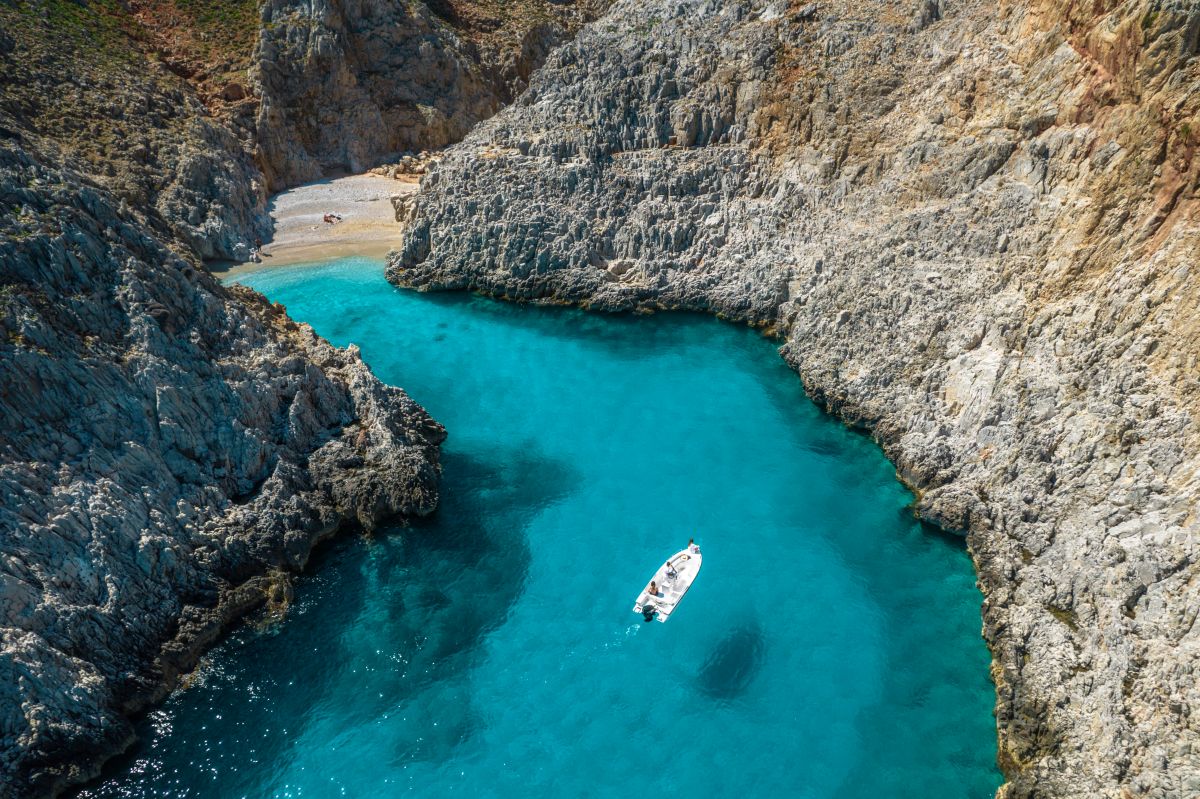 Protagon | Half Day Cruise | Seitan Limania - Crique de Souda (kamares) - White Coast - Admiral Island - Sosorides - Marathi Island