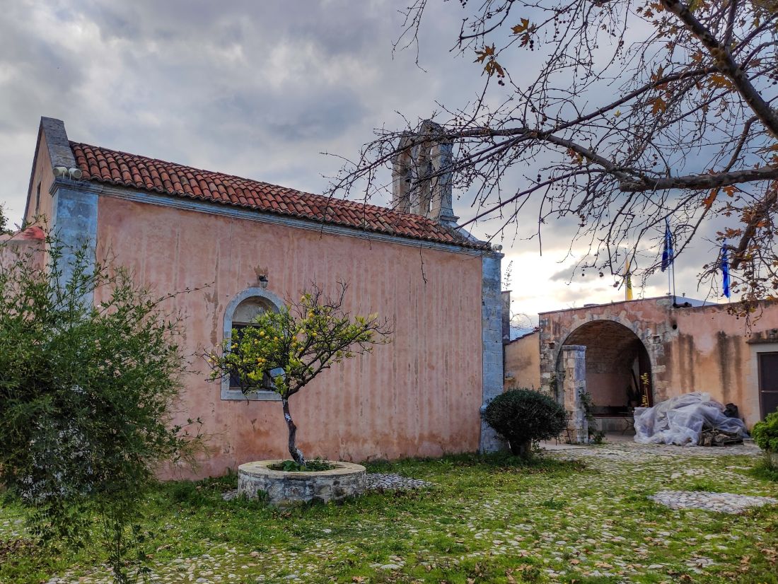 Half Day Private Tour with Wine Tasting in a Local Winery & Historic Monastery Visit