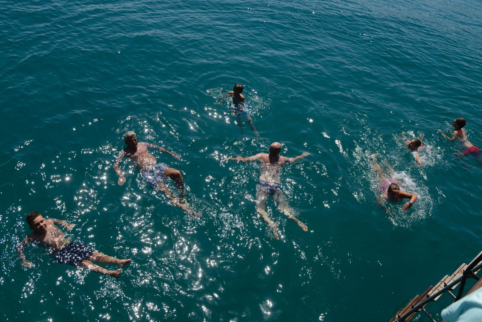 3 hours cruise with swimming