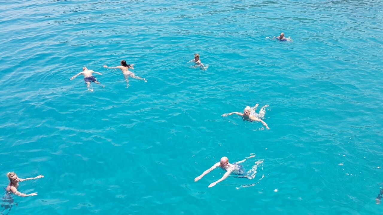 3 hours cruise with swimming