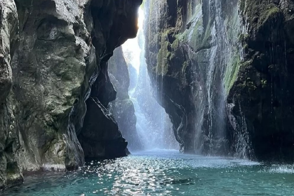Private Jeep Tour Kourtaliotiko Gorge, Preveli & Spili Village