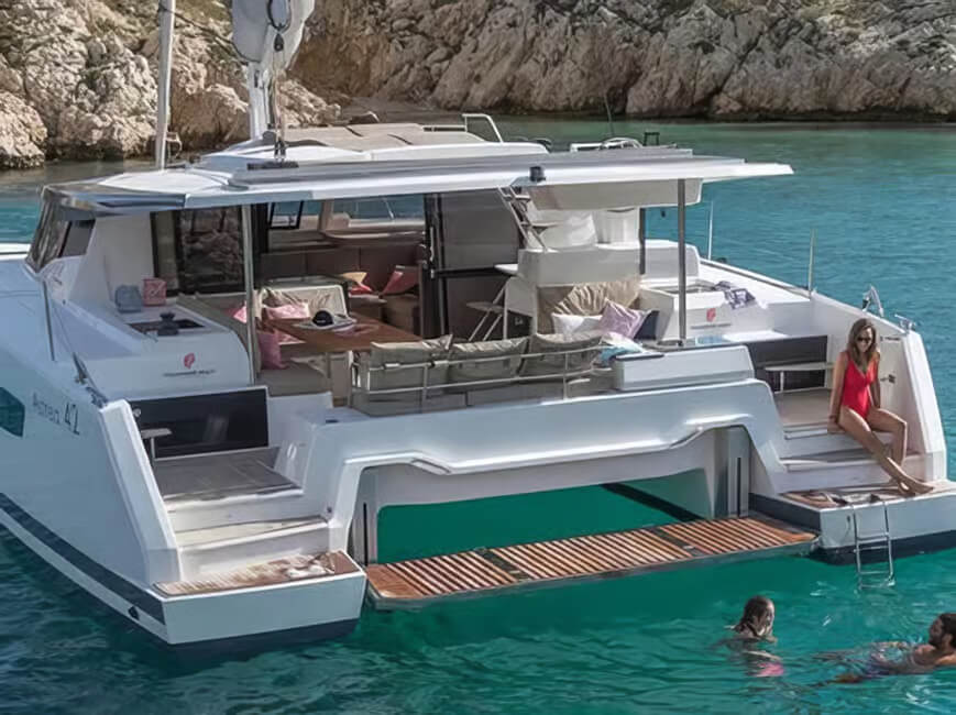 Heraklion: Private Premium Catamaran Cruise to Dia Island