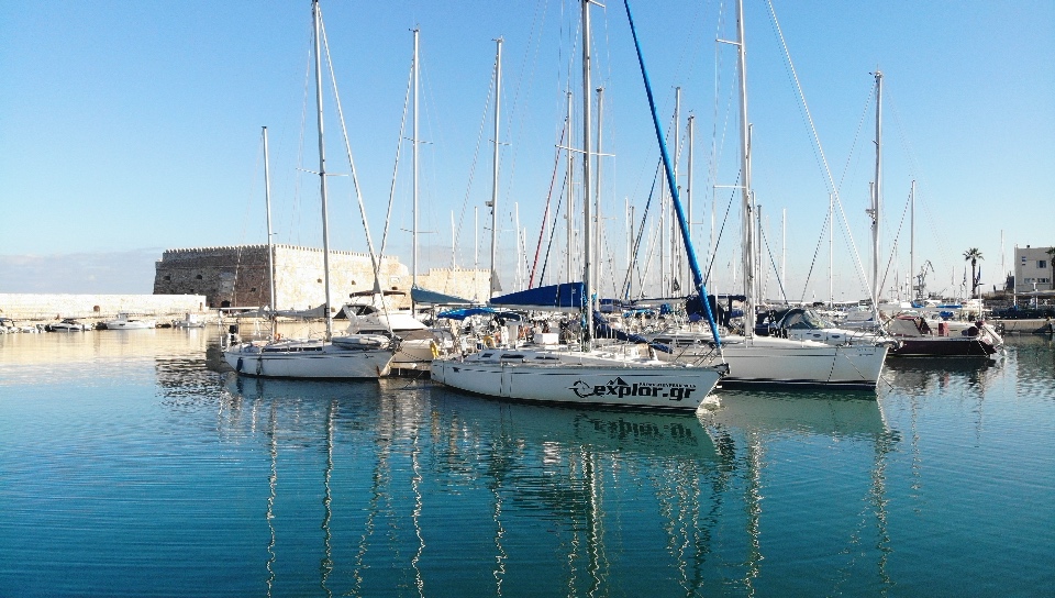 Heraklion: Overnight Private Sailing Cruise to Dia Island