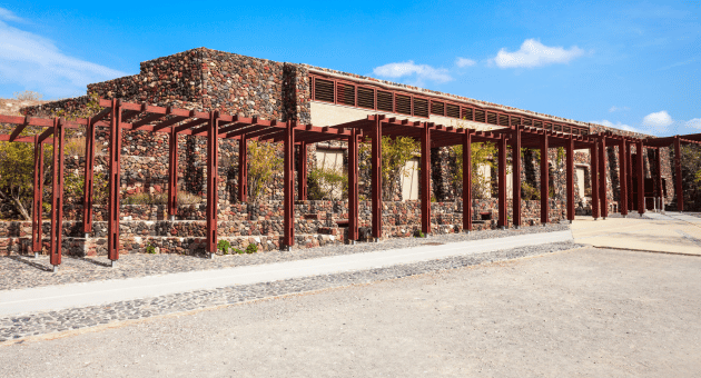 Santorini: Full Day Bus Tour Experience