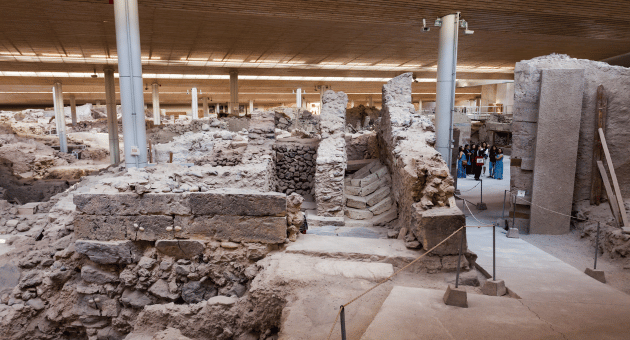 Santorini: Full Day Bus Tour Experience