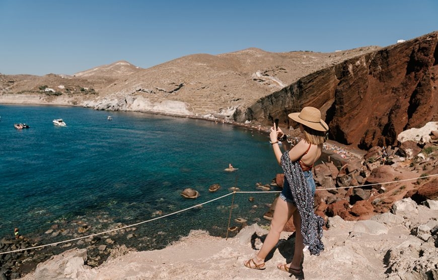 Archaeological Bus Tour to Akrotiri Excavations & Red Beach