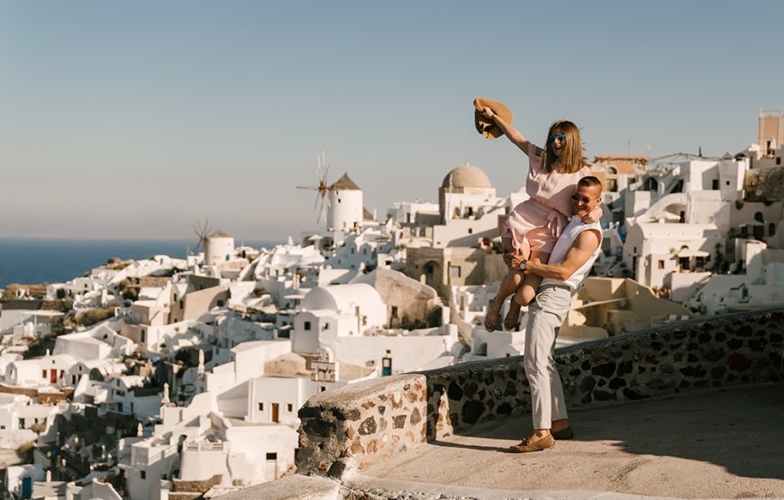 Island Bus Tour: The Majestic Spots of Santorini