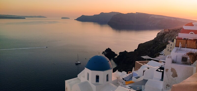 Authentic Flavors & Golden Views