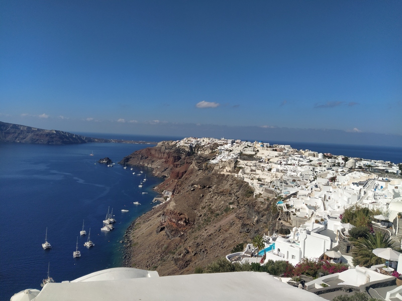 Authentic Flavors & Golden Views