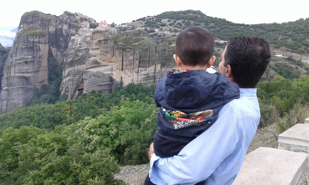 MORNING TOUR IN METEORA'S ''STONE FOREST'' WITH GREEK LUNCH