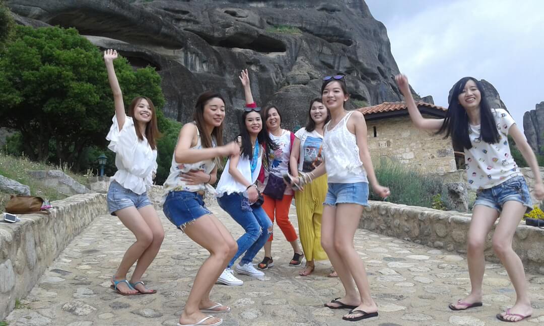 MORNING TOUR IN METEORA'S ''STONE FOREST'' WITH GREEK LUNCH