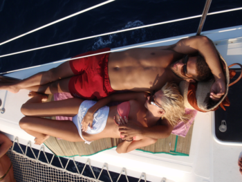 PRIVATE HALF-DAY MORNING CRUISE: ADAMANTAS-KLEFTIKO-AGIA KIRIAKI