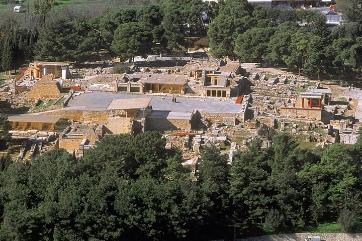 Archaeological Museum and Κnossos Palace Guided Tour Half Day
