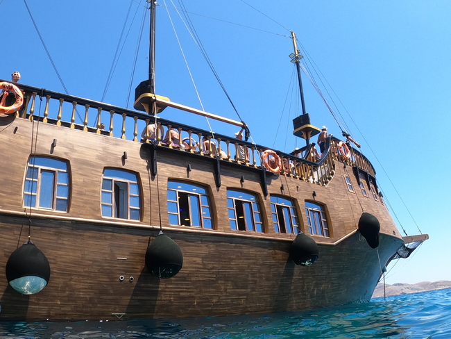 Luxury 3 Island Cruise with Captain Morgan
