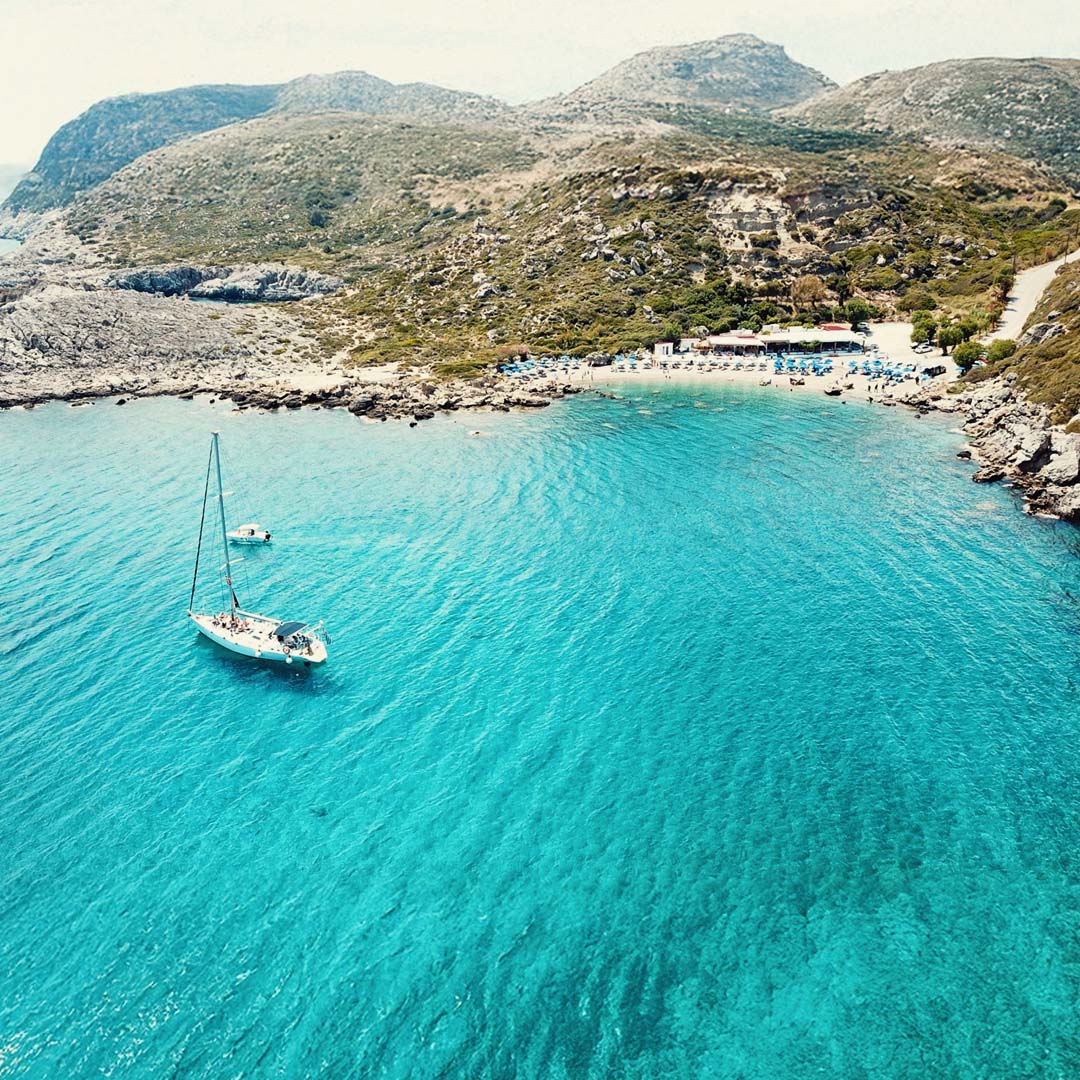 Full-Day ( 7 hours) Private Cruise - Free Meal - Unlimited Drinks / Phantom