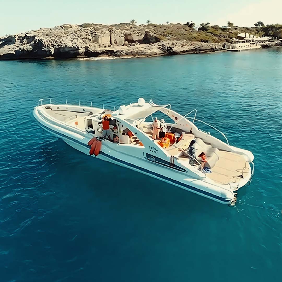 Half-Day (4 hours) Private Cruise - Phantom Power Rib