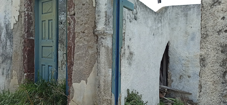 The Grand Hike | Santorini’s Picturesque Villages, Wine Roads and Hidden Treasures