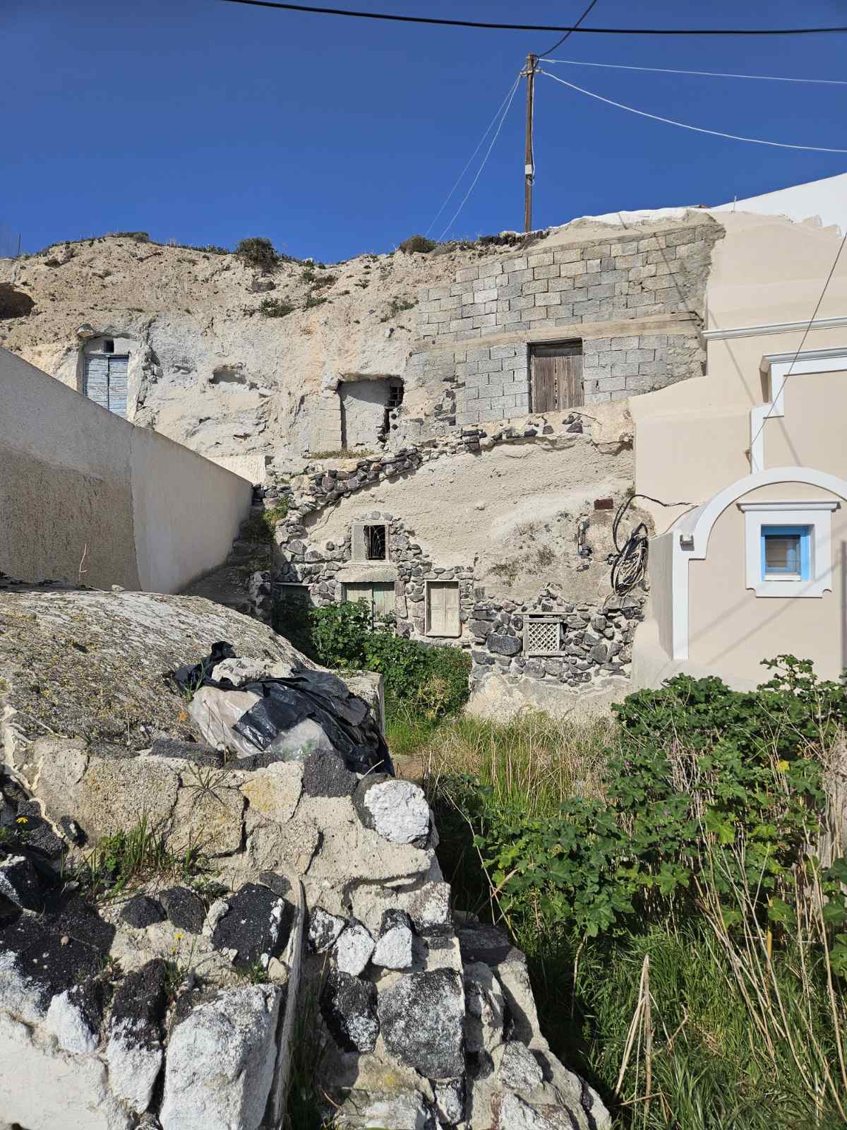 Two islands , One wine journey