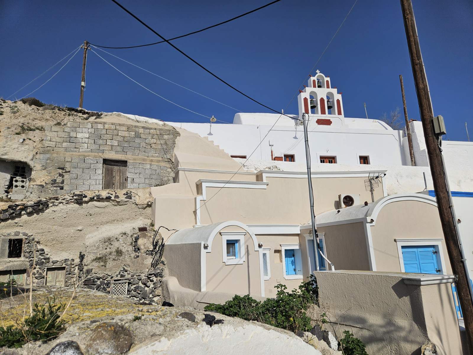 Two islands , One wine journey