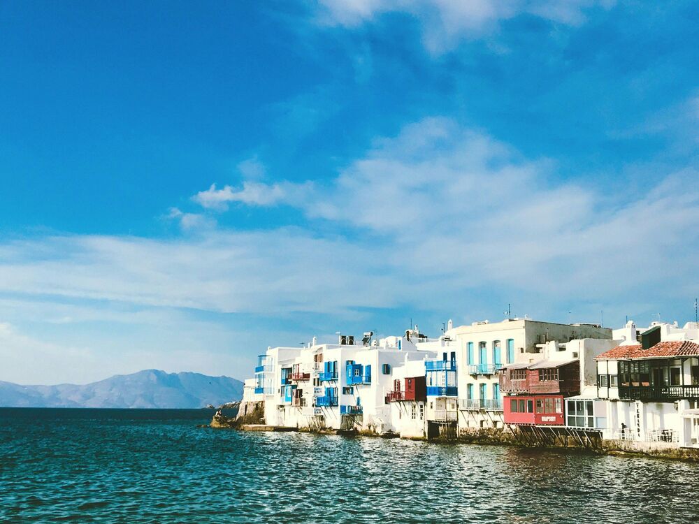 Walking tour in Mykonos town