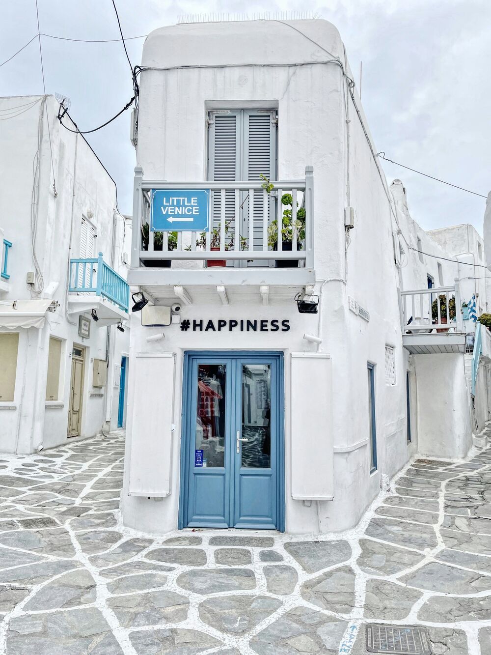 Walking tour in Mykonos town