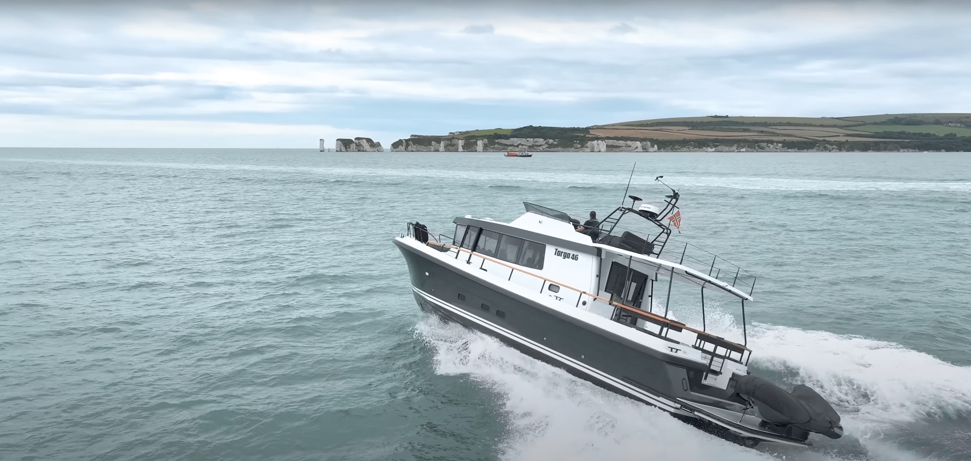 Private Targa Motor Yacht Full Day Cruise with BBQ, Open Bar & Transfers
