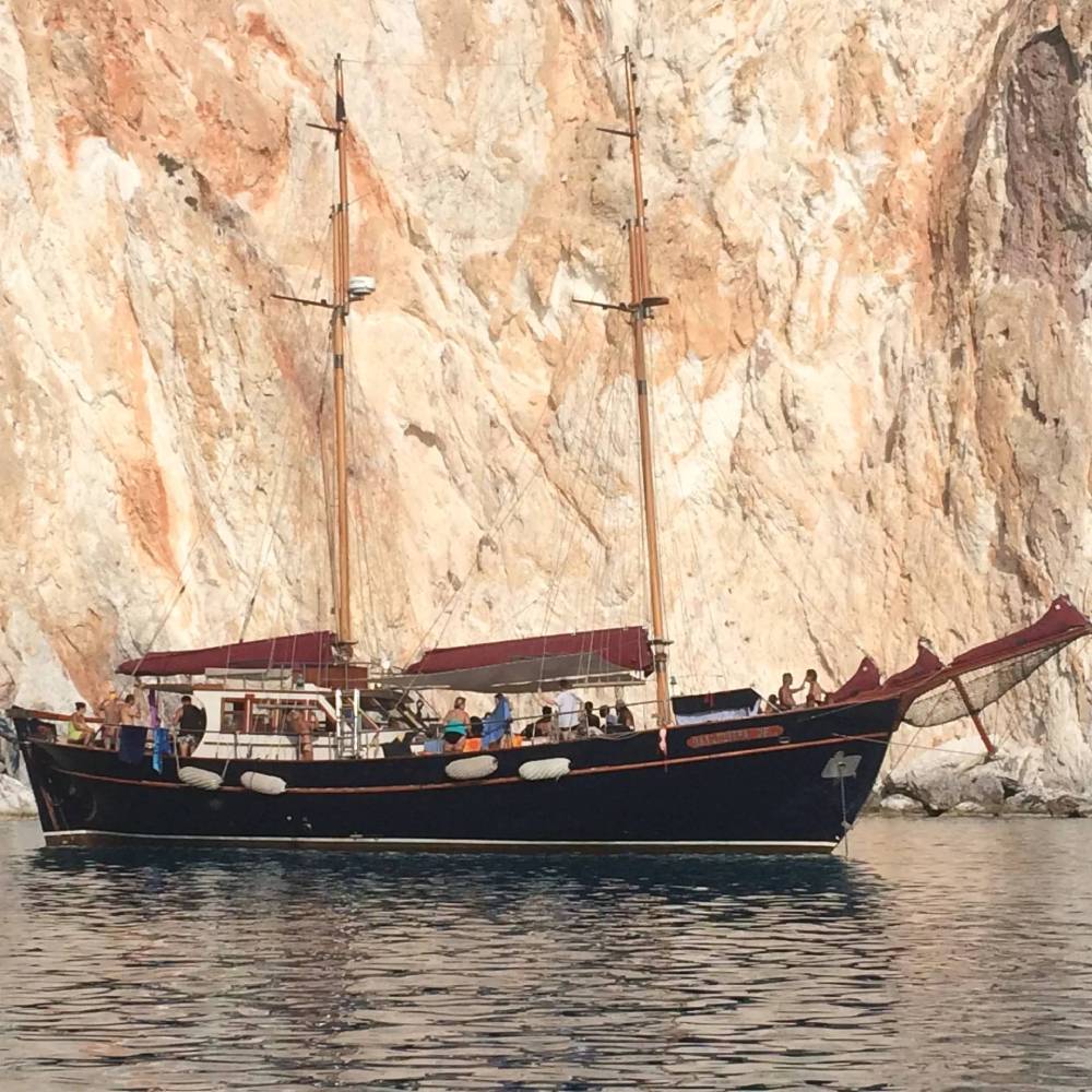 Traditional Boat Cruise to Sikia & Kleftiko Caves