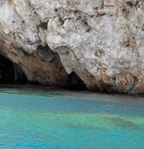 Shipwreck Beach & Blue Caves Land and Sea Tour