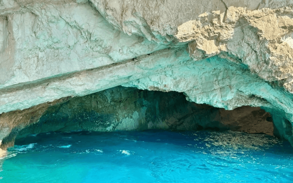 Shipwreck Beach & Blue Caves Land and Sea Tour